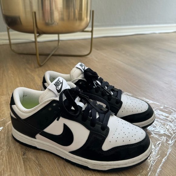 Nike dunk low panda Size 5.5 - Picture 2 of 10